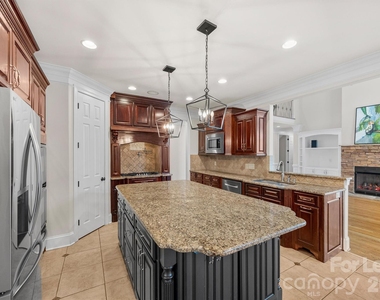 334 Stone Cliff Lane - Photo Thumbnail 8