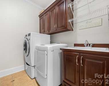 334 Stone Cliff Lane - Photo Thumbnail 18