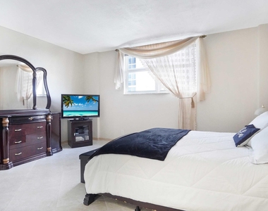 4250 Galt Ocean Drive - Photo Thumbnail 15