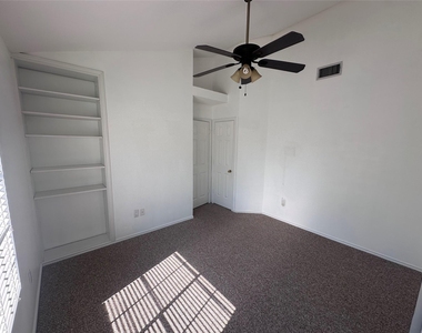 5355 Richard Avenue - Photo Thumbnail 7