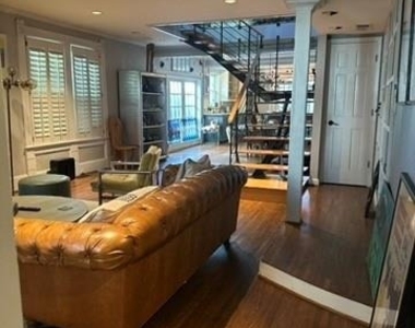 404 W 8th Street - Photo Thumbnail 27