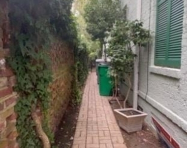 404 W 8th Street - Photo Thumbnail 1