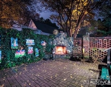 404 W 8th Street - Photo Thumbnail 8