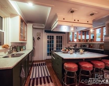 404 W 8th Street - Photo Thumbnail 28