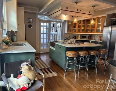 404 W 8th Street - Photo Thumbnail 22