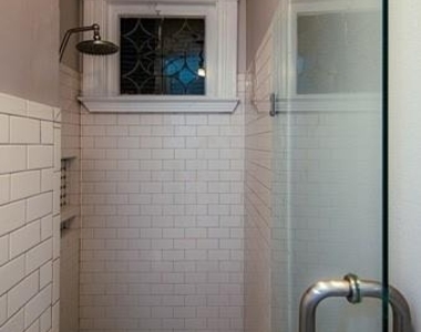 404 W 8th Street - Photo Thumbnail 9