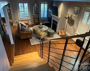 404 W 8th Street - Photo Thumbnail 13