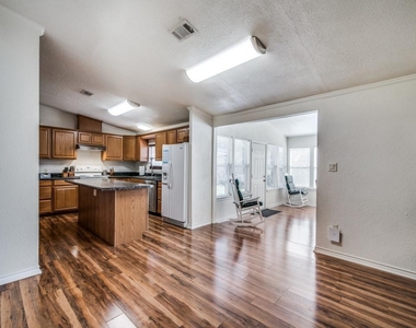 233 Esquire Estates Road - Photo Thumbnail 6