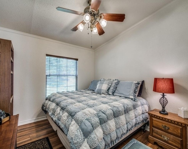 233 Esquire Estates Road - Photo Thumbnail 16