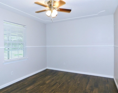 720 Chisholm Trail - Photo Thumbnail 15