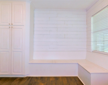 720 Chisholm Trail - Photo Thumbnail 6