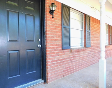 720 Chisholm Trail - Photo Thumbnail 1
