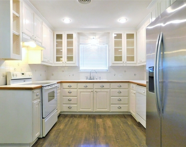 720 Chisholm Trail - Photo Thumbnail 7