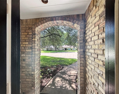 2312 Bush Circle - Photo Thumbnail 2