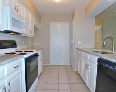 8865 Camfield Way - Photo Thumbnail 7