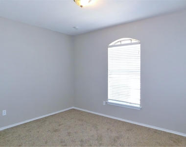 8865 Camfield Way - Photo Thumbnail 15