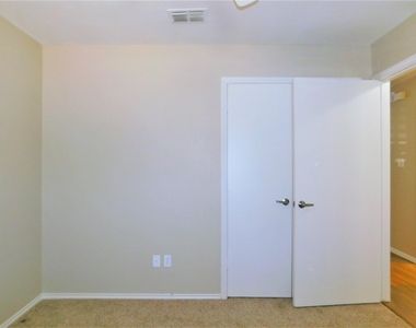 8865 Camfield Way - Photo Thumbnail 12