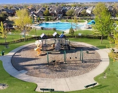 429 Foxcraft Drive - Photo Thumbnail 21