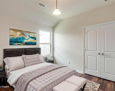 429 Foxcraft Drive - Photo Thumbnail 17