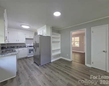 502 Cardinal Court - Photo Thumbnail 3