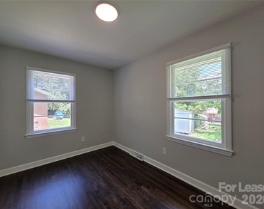 502 Cardinal Court - Photo Thumbnail 11