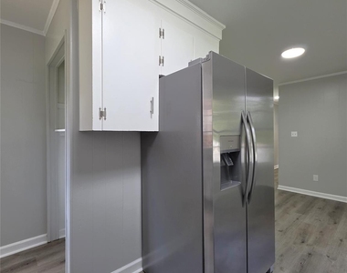 502 Cardinal Court - Photo Thumbnail 7