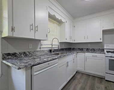 502 Cardinal Court - Photo Thumbnail 5