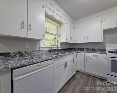 502 Cardinal Court - Photo Thumbnail 8