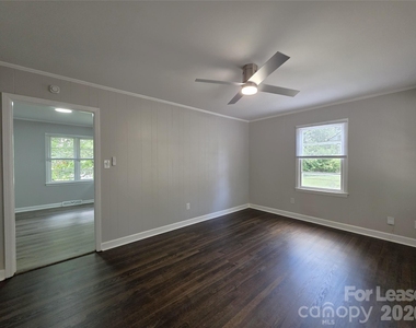 502 Cardinal Court - Photo Thumbnail 2