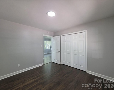 502 Cardinal Court - Photo Thumbnail 10