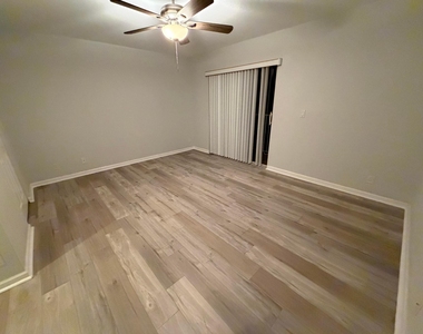 4673 Sw 75th Way - Photo Thumbnail 11