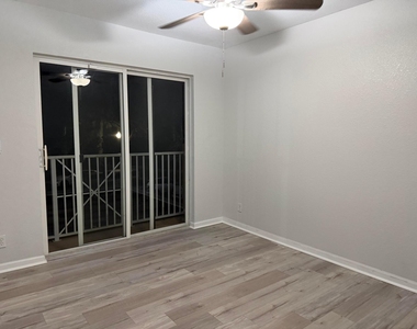 4673 Sw 75th Way - Photo Thumbnail 10