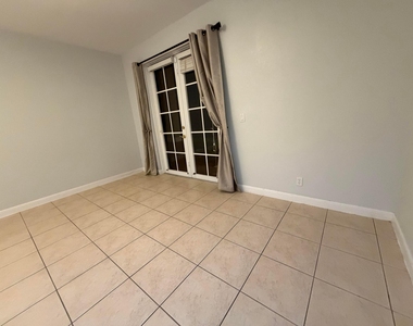 4673 Sw 75th Way - Photo Thumbnail 7
