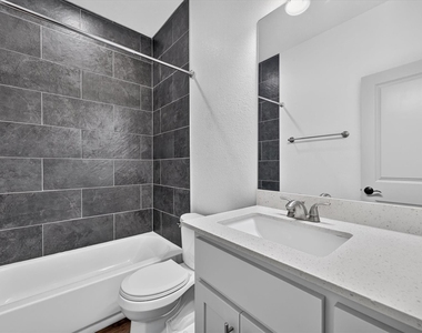 1216 W Nelson Street - Photo Thumbnail 17
