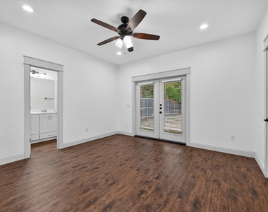 1216 W Nelson Street - Photo Thumbnail 14