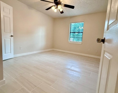 739 W Pine Street - Photo Thumbnail 2