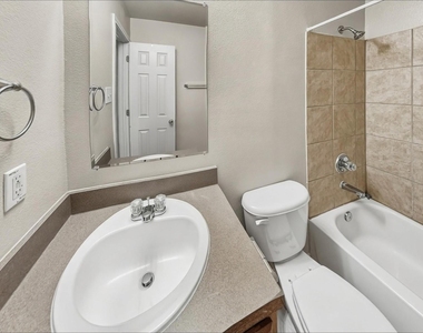 1709 Novella Court - Photo Thumbnail 19