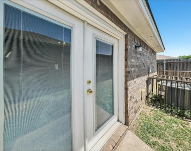 1709 Novella Court - Photo Thumbnail 24