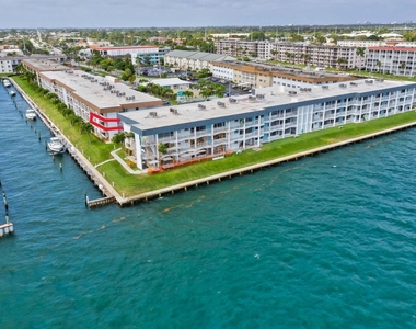 110 Shore Court - Photo Thumbnail 3