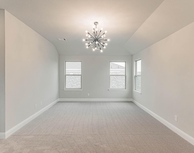 933 Carnation Drive - Photo Thumbnail 10