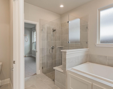 933 Carnation Drive - Photo Thumbnail 8