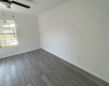 515 N Donna - Photo Thumbnail 12