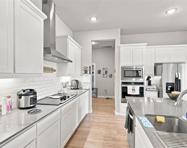 247 Half Moon Drive - Photo Thumbnail 10