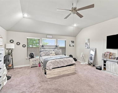 247 Half Moon Drive - Photo Thumbnail 14