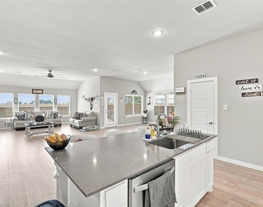 247 Half Moon Drive - Photo Thumbnail 8