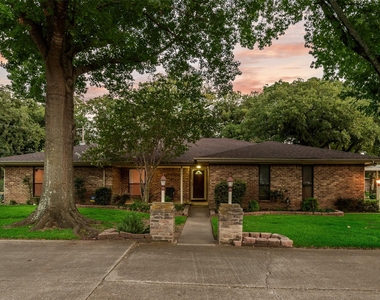 763 Moore Road - Photo Thumbnail 4