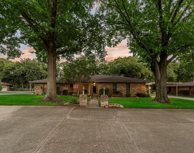 763 Moore Road - Photo Thumbnail 3