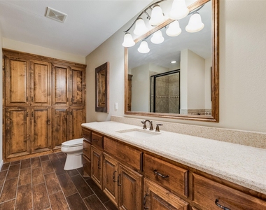 763 Moore Road - Photo Thumbnail 14