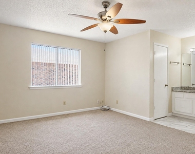 5306 Pampas Court - Photo Thumbnail 9