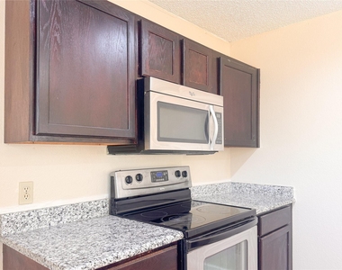 5306 Pampas Court - Photo Thumbnail 8
